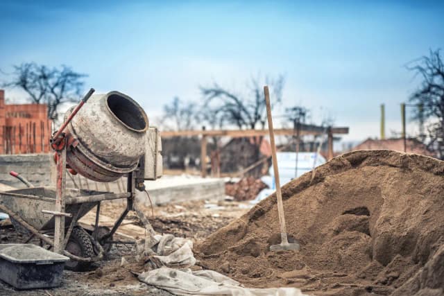 Jaka betoniarka na budowę? Wybierz idealną dla swojego projektu Jaka betoniarka na budowę? Wybierz idealną dla swojego projektu